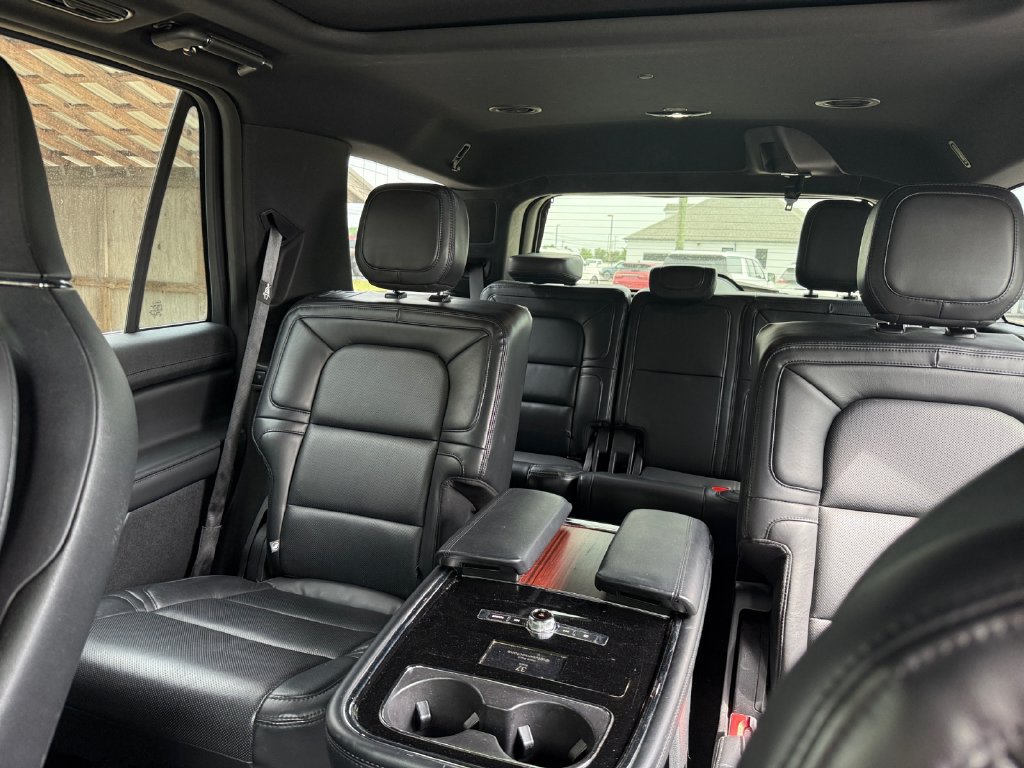 Used 2021 Lincoln Navigator Reserve w/ Luxury Package AWD/4WD image 17