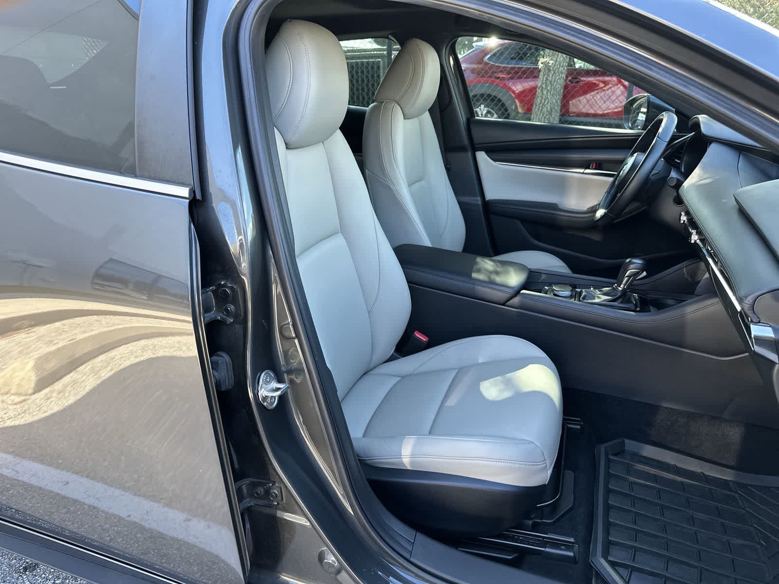 Used 2022 MAZDA MAZDA3 s FWD image 9