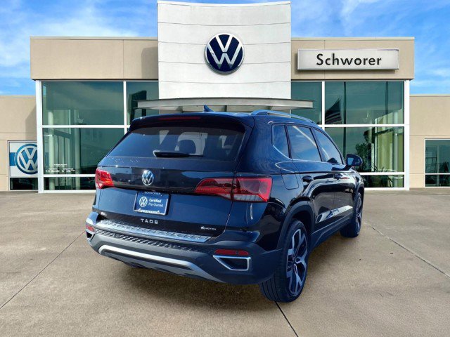 Certified 2023 Volkswagen Taos SEL image 4