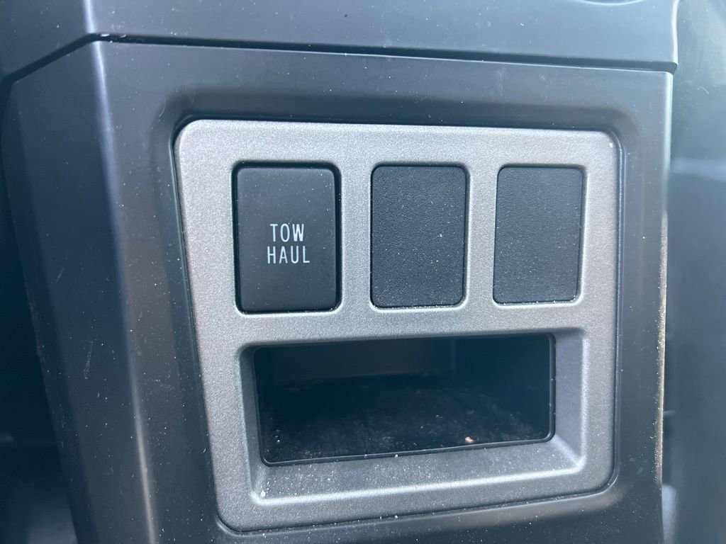 Used 2012 Toyota Tundra 4x4 CrewMax image 26