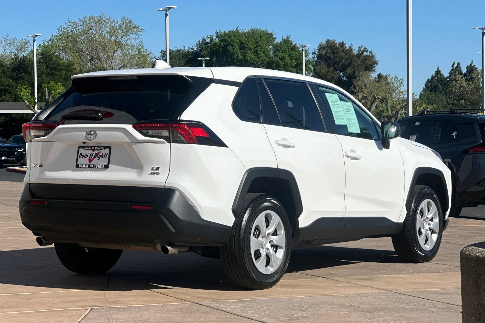Used 2024 Toyota RAV4 LE AWD/4WD image 4