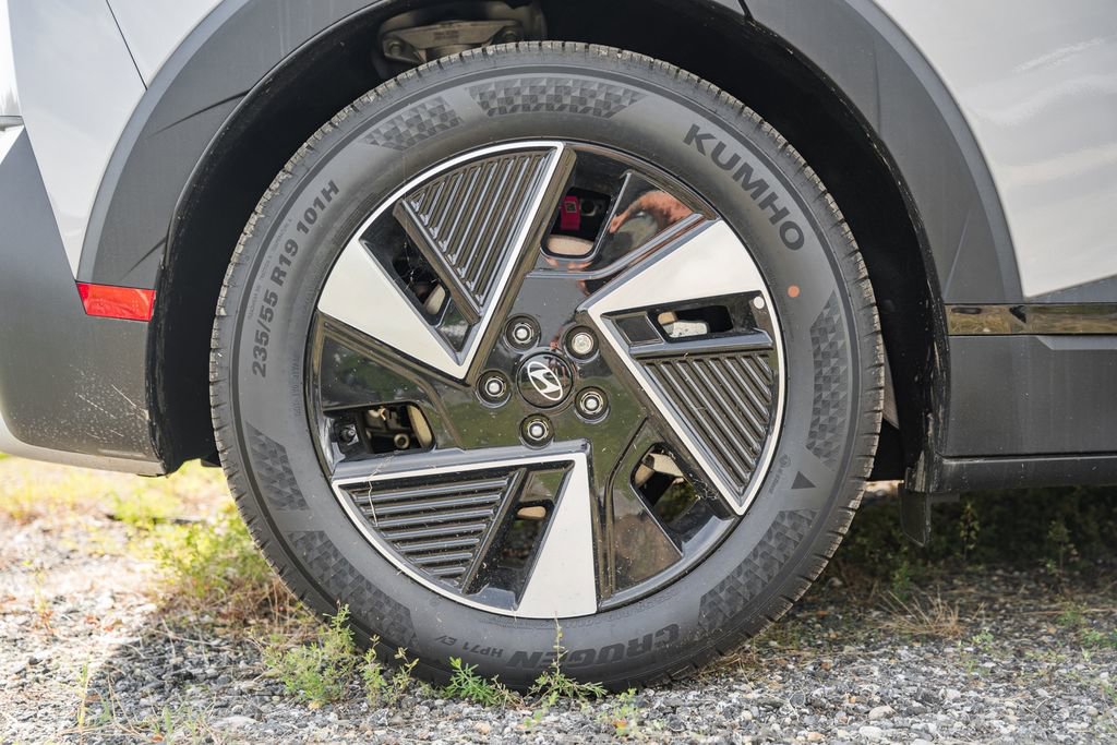 New 2025 Hyundai Ioniq 5 SEL image 16