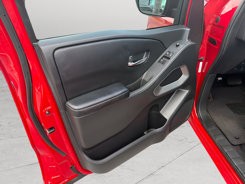 Certified 2025 Nissan Frontier SV RWD image 14