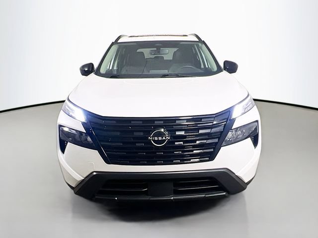 Used 2026 Nissan Rogue Dark Armor FWD image 2