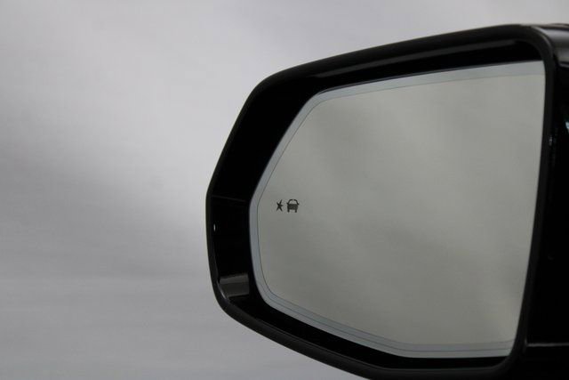 Used 2025 Cadillac XT5 Premium Luxury image 25