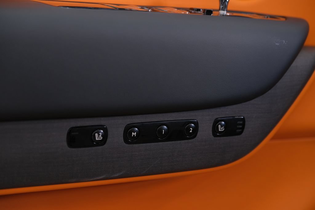 Used 2026 Rolls-Royce Cullinan AWD/4WD image 24