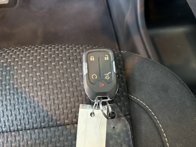 Used 2021 GMC Acadia SLE w/ Driver Convenience Package FWD image 32