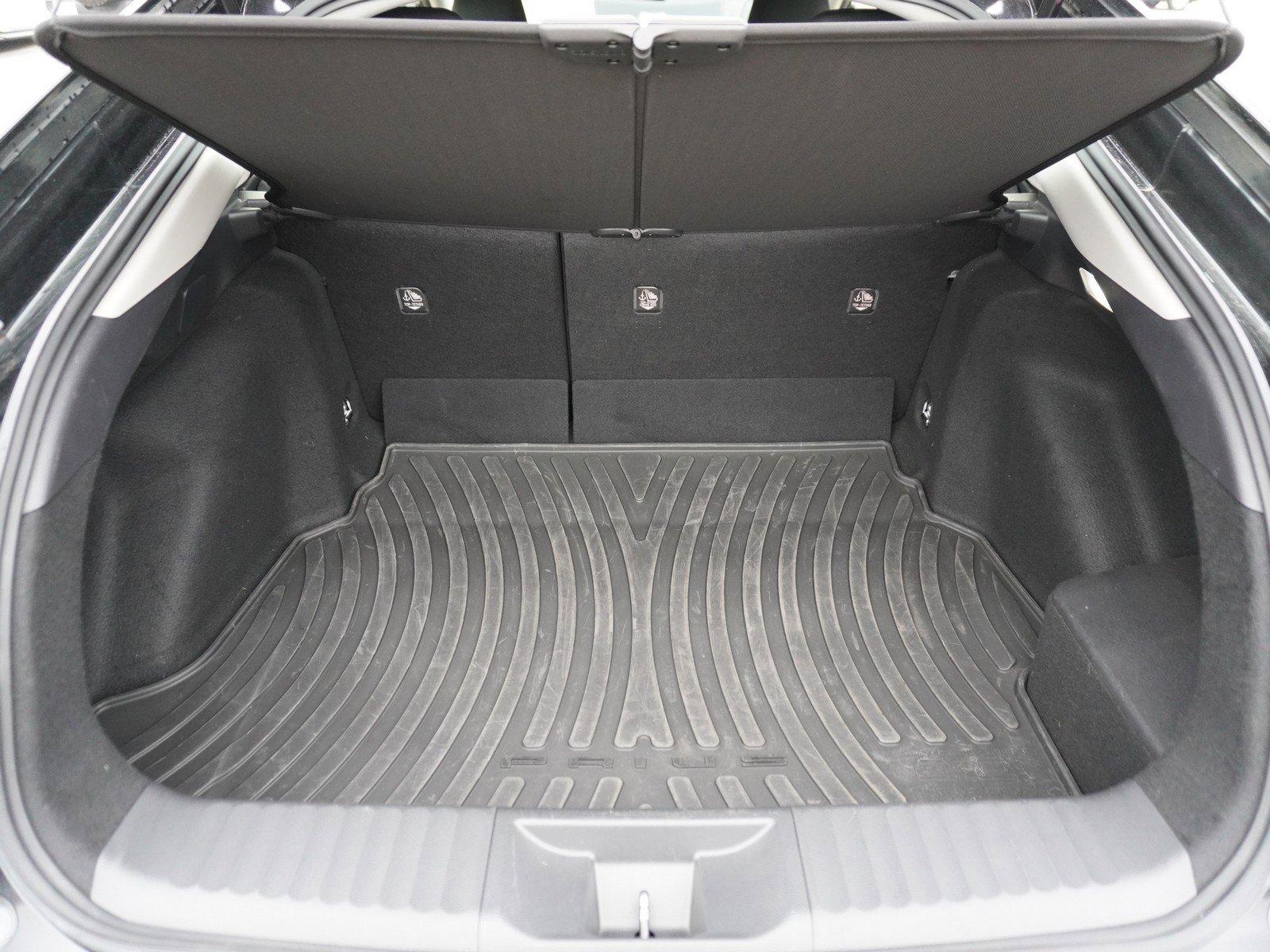 Used 2024 Toyota Prius LE image 11