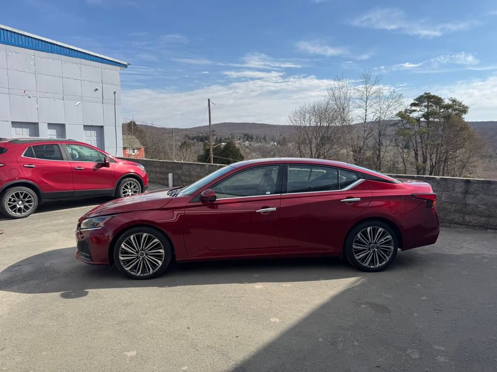 Used 2023 Nissan Altima 2.5 SL image 2