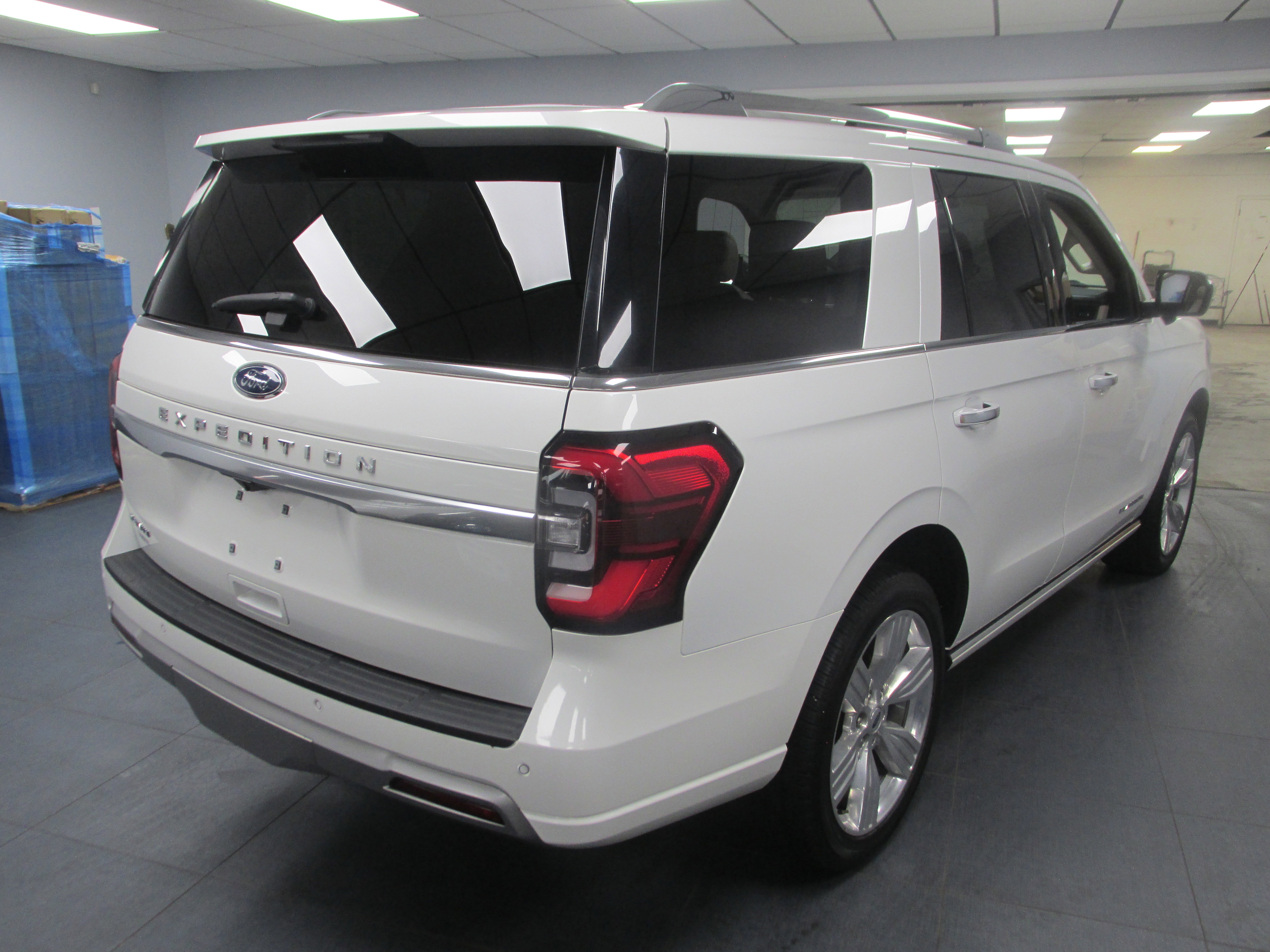 Used 2023 Ford Expedition Platinum image 5