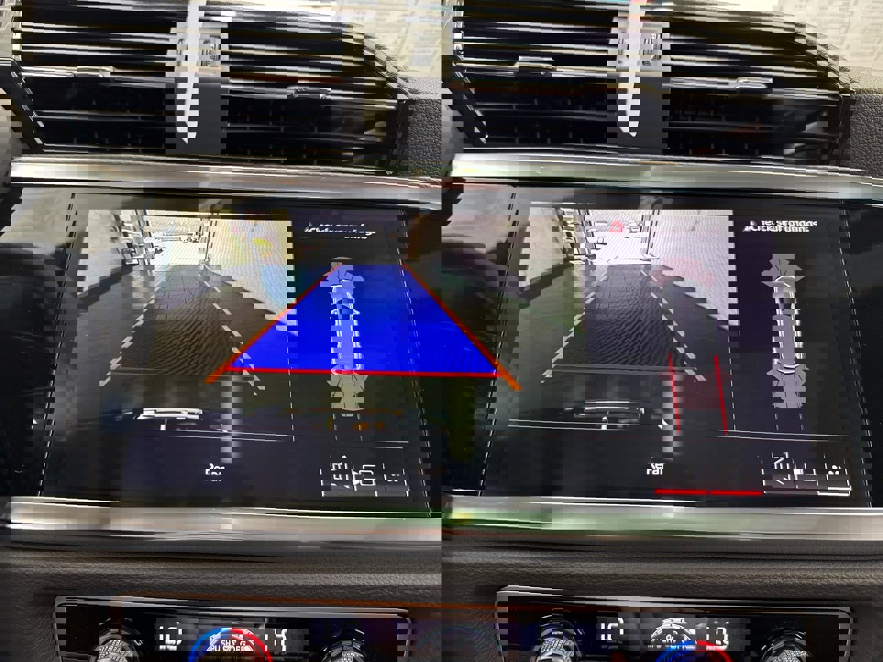 New 2025 Audi Q3 2.0T Premium image 29