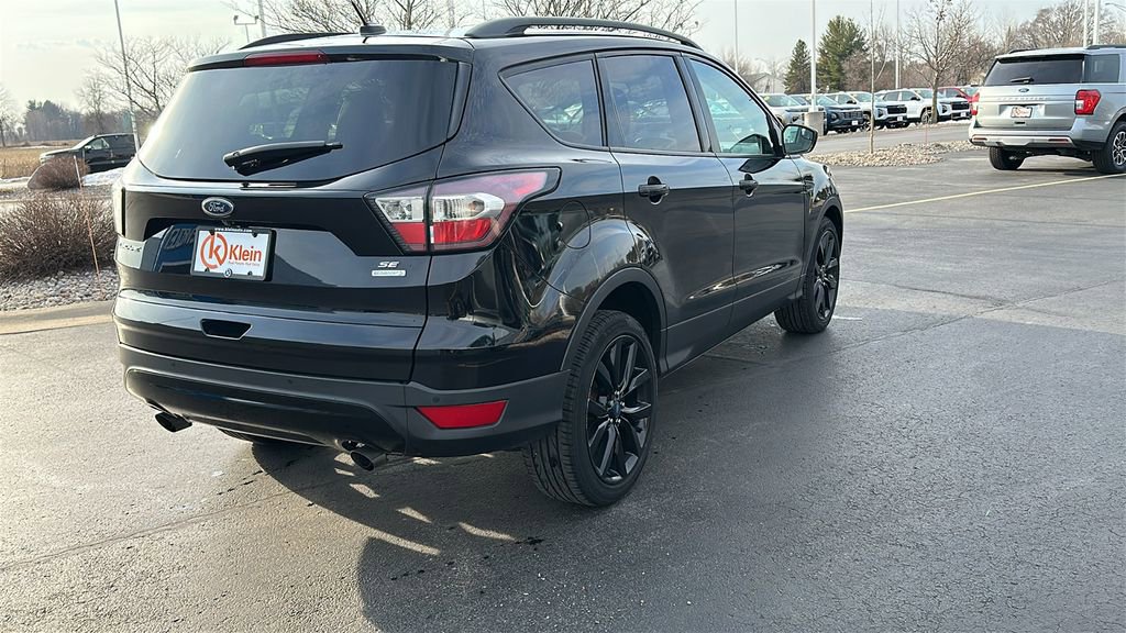 Used 2018 Ford Escape SE w/ SE Sport Appearance Package image 8