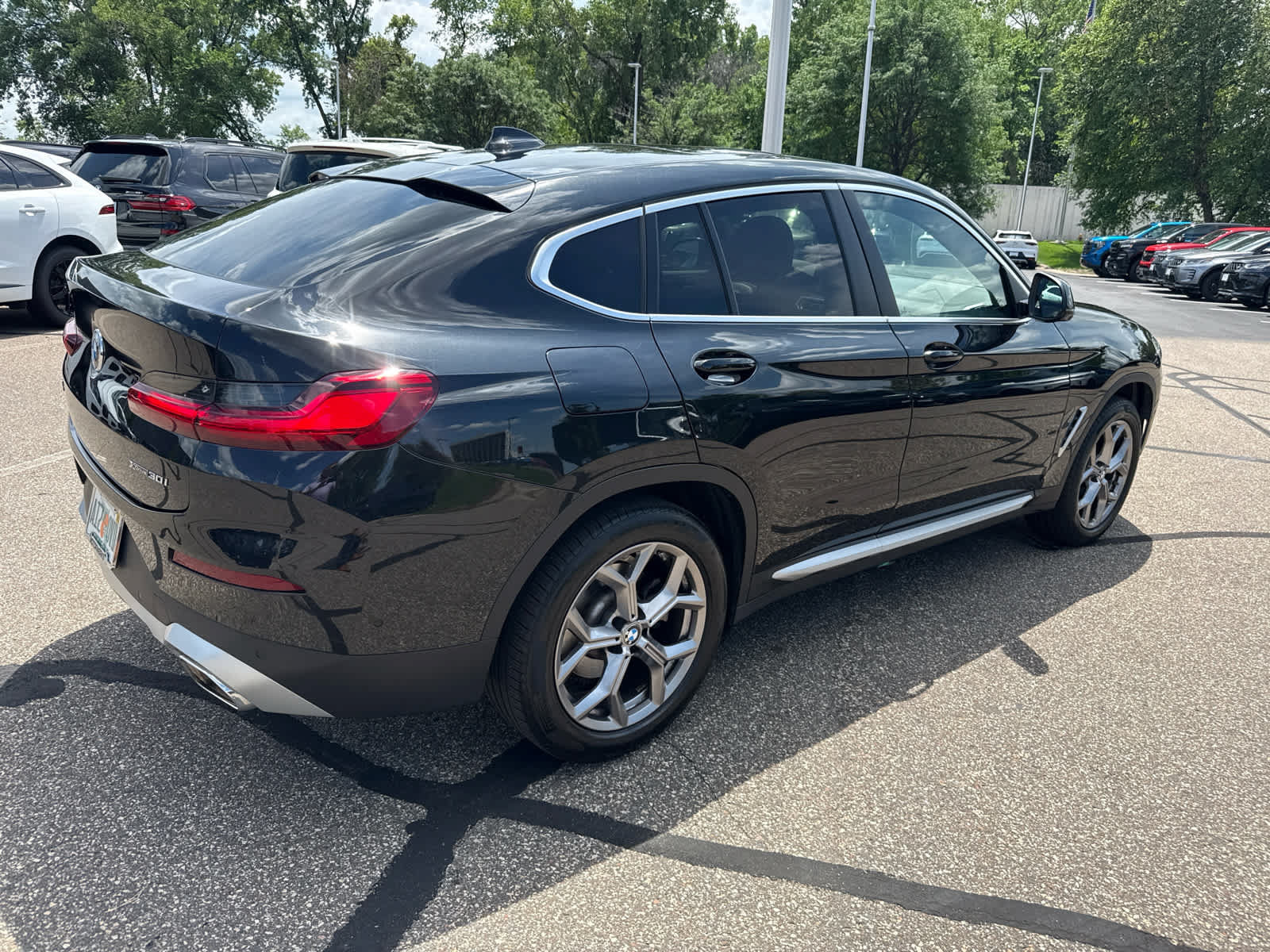 Used 2024 BMW X4 xDrive30i w/ Premium Package AWD/4WD image 6