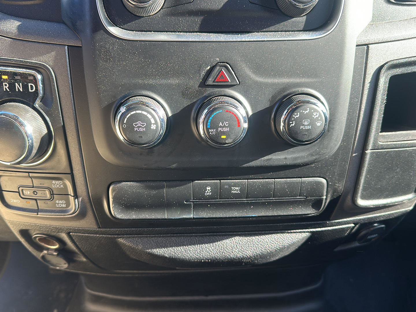 Used 2018 RAM 1500 Express w/ Express Value Package AWD/4WD image 17