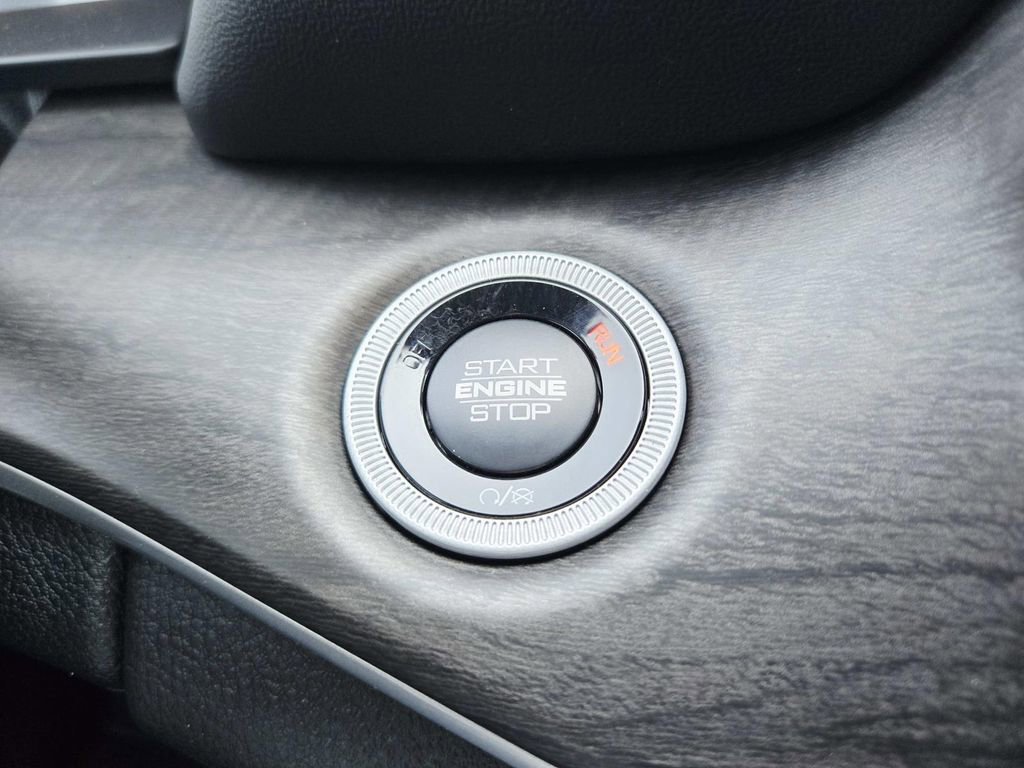 New 2025 Jeep Grand Cherokee Limited AWD/4WD image 28