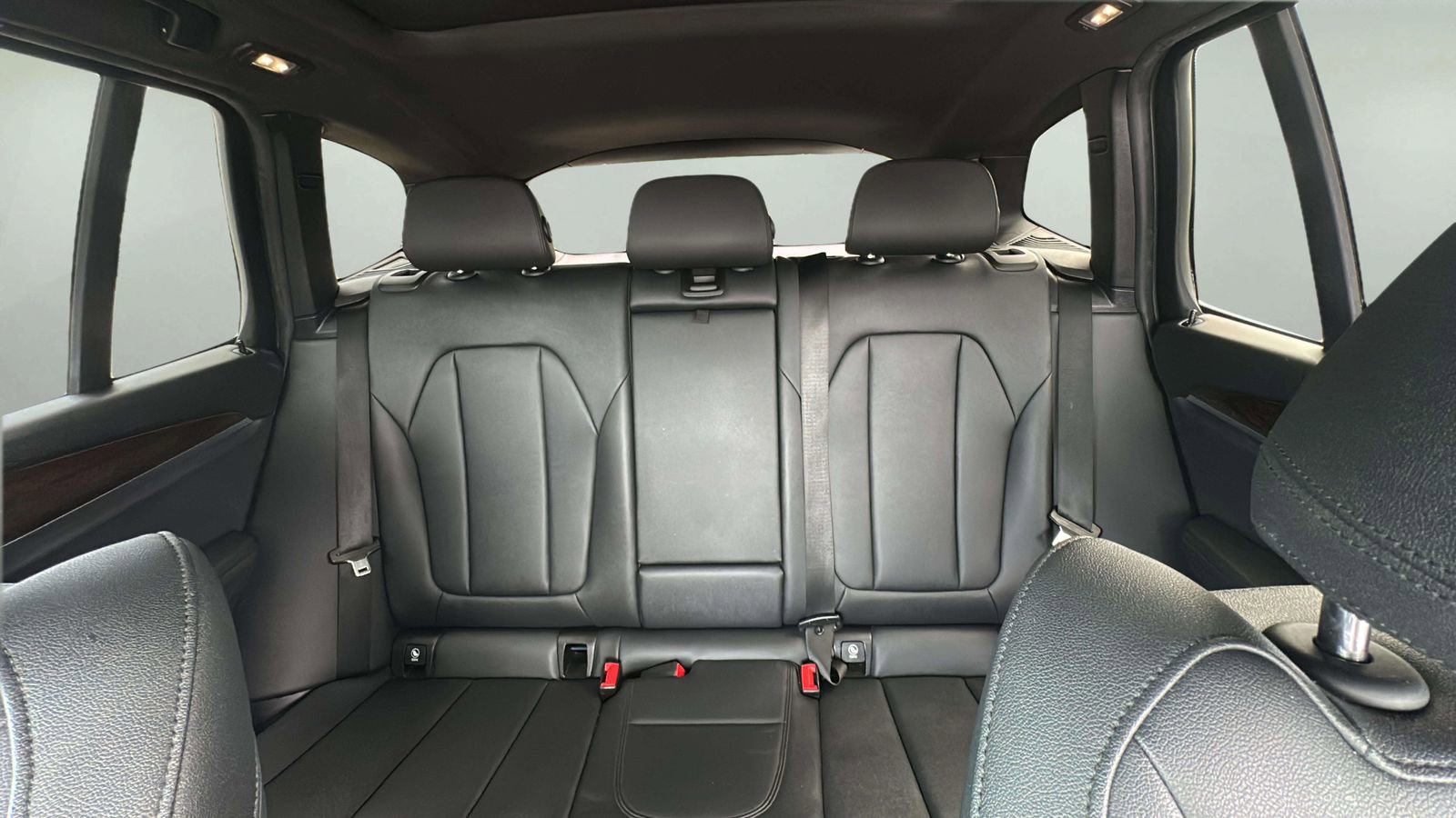 Used 2019 BMW X3 sDrive30i w/ Driving Assistance Package RWD image 18