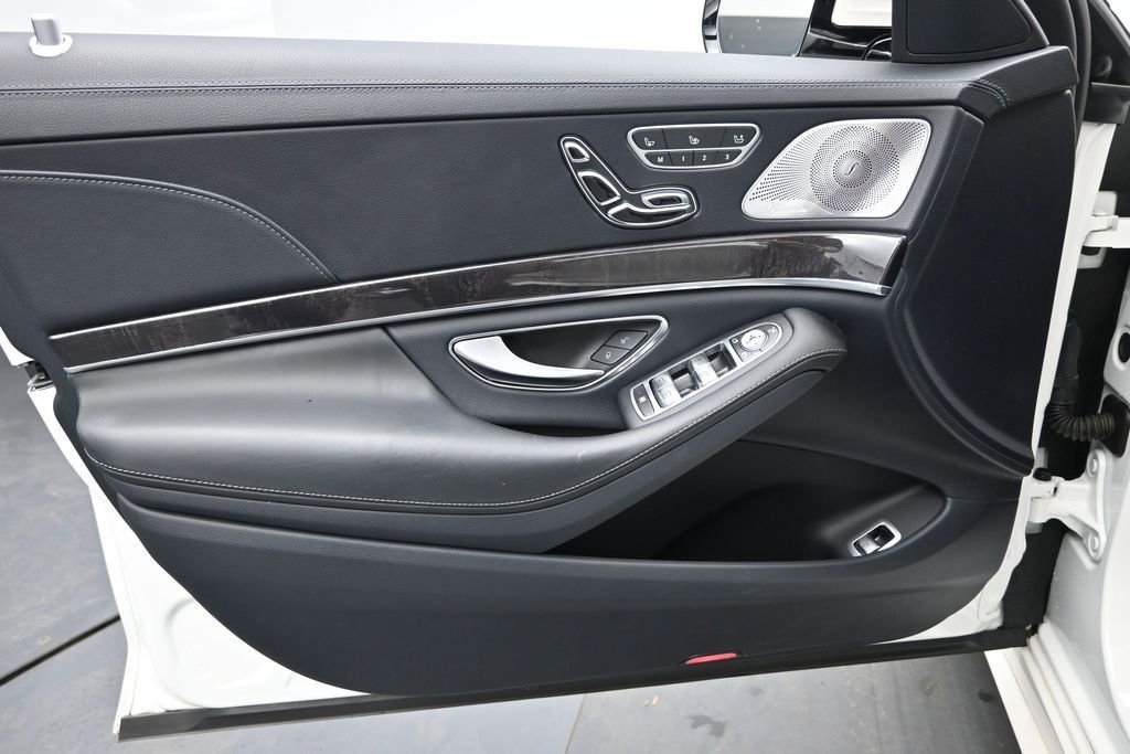 Used 2019 Mercedes-Benz S 560 4MATIC Sedan image 23