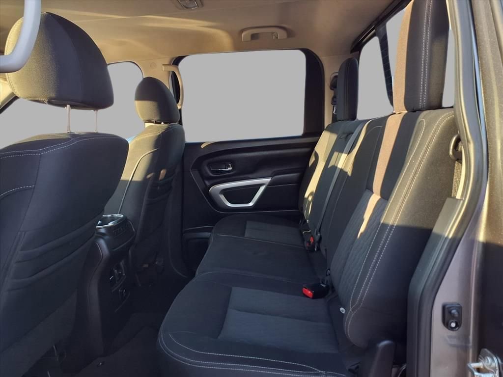 Used 2017 Nissan Titan SV image 23