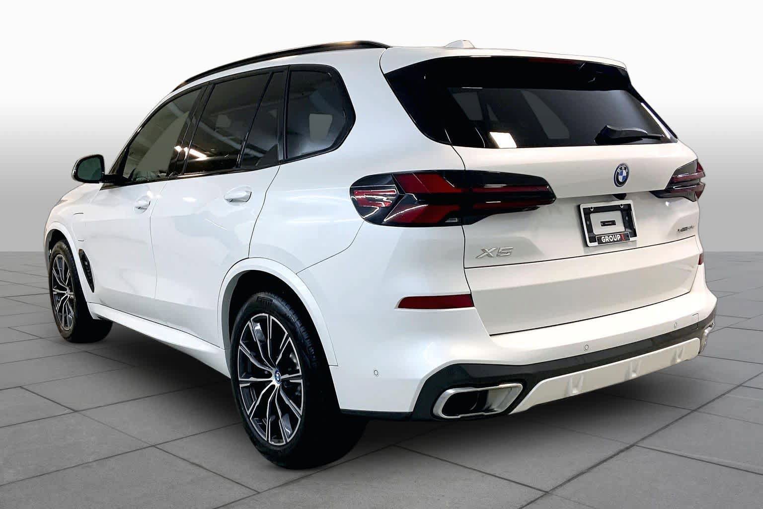 Certified 2024 BMW X5 xDrive50e w/ Executive Package AWD/4WD image 11