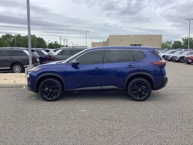 Used 2022 Nissan Rogue SV AWD/4WD image 2