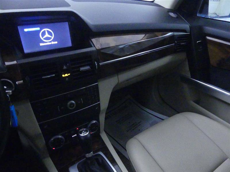 Used 2012 Mercedes-Benz GLK 350 4MATIC image 9