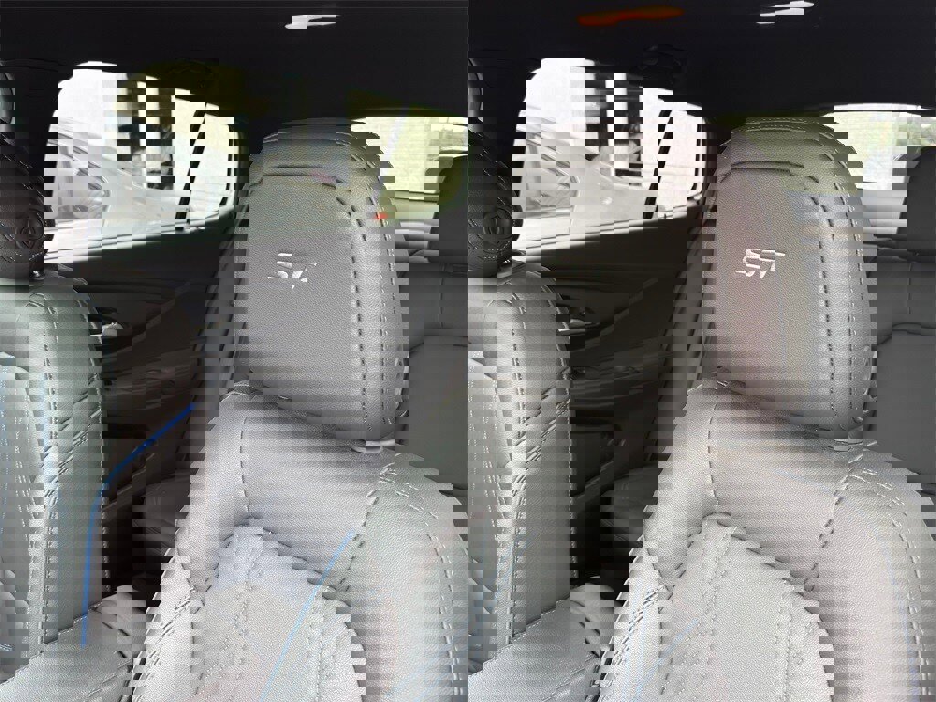 Used 2025 Buick Envista Sport Touring image 13