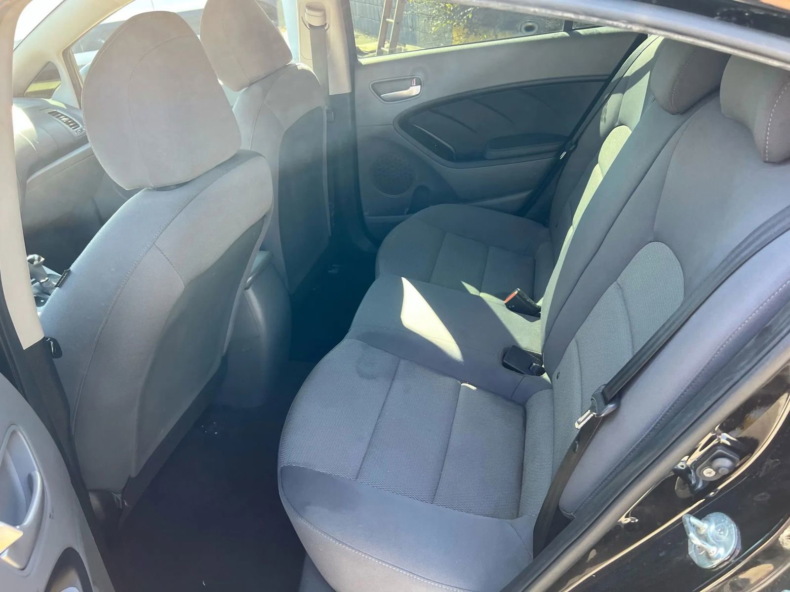 Used 2018 Kia Forte LX image 9