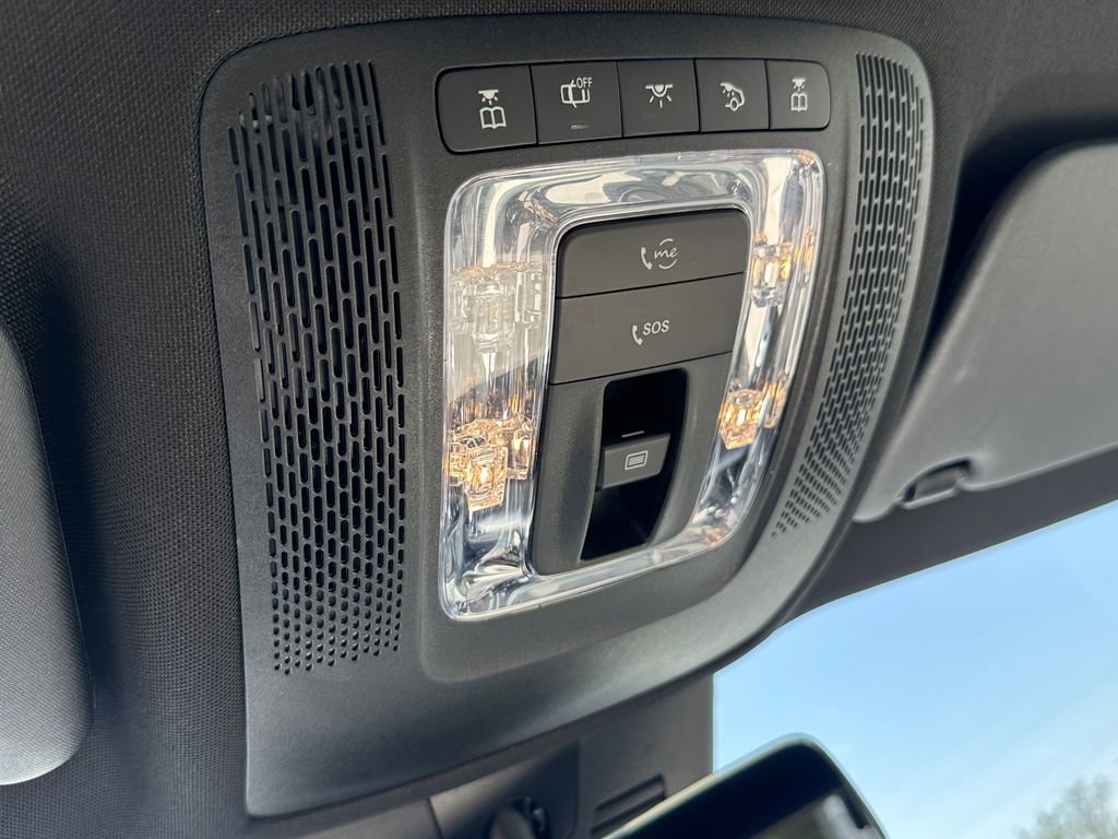 Certified 2025 Mercedes-Benz GLB 250 image 33