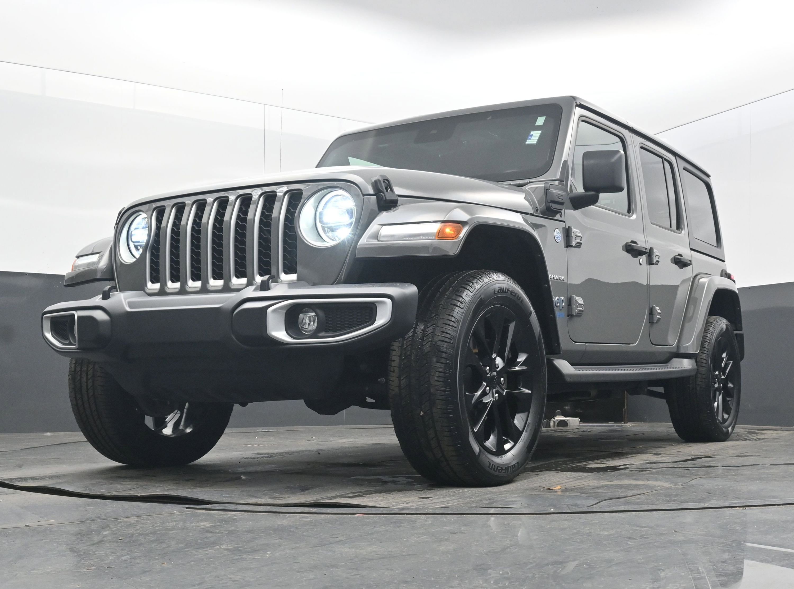 Used 2021 Jeep Wrangler Unlimited Sahara w/ Cold Weather Group image 23