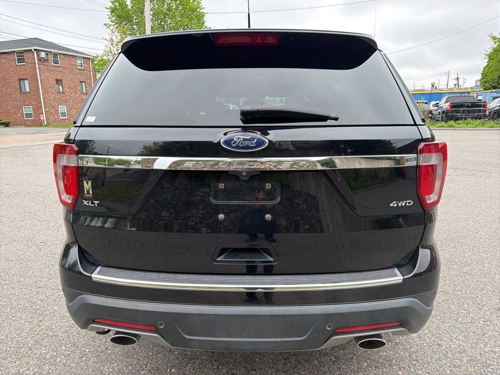 Used 2018 Ford Explorer XLT w/ Equipment Group 202A AWD/4WD image 4