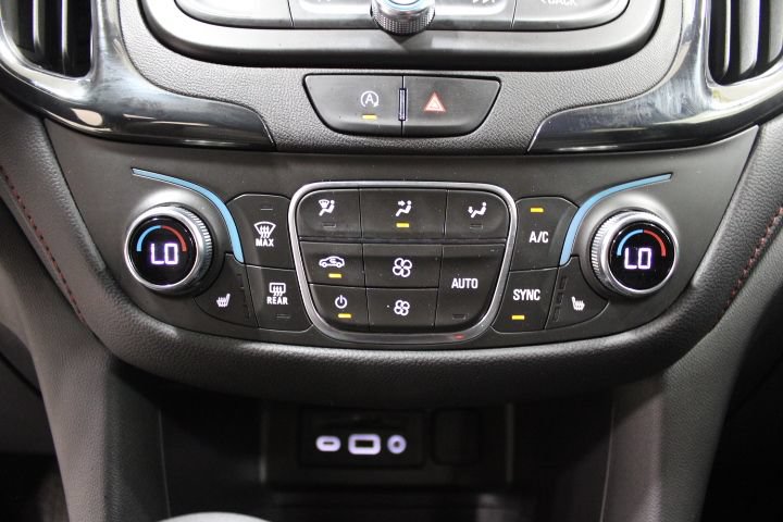 Used 2023 Chevrolet Equinox RS w/ RS Leather Package AWD/4WD image 33