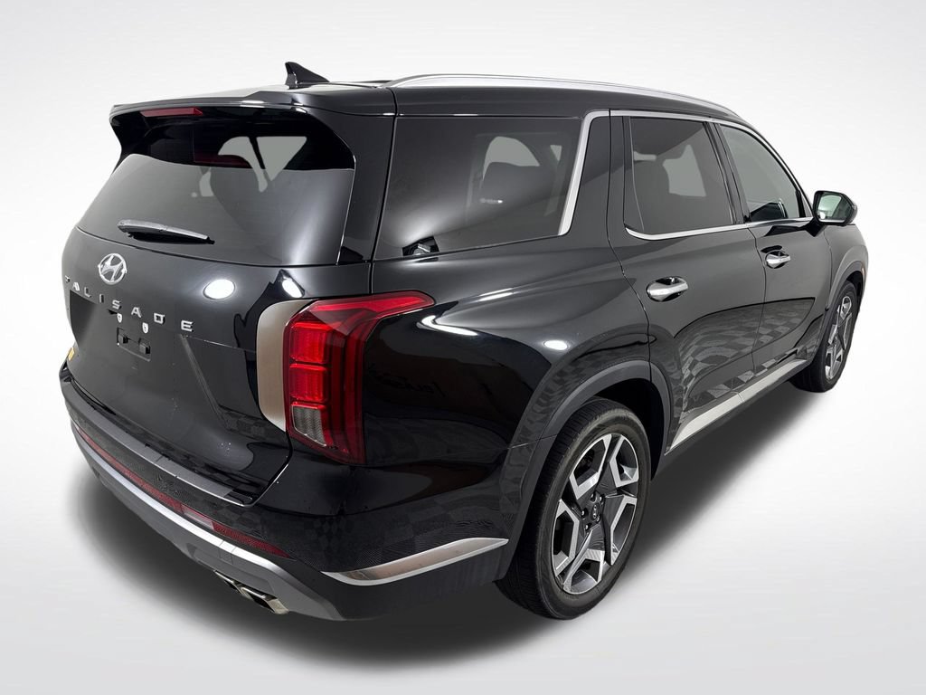Used 2024 Hyundai Palisade Limited FWD image 3