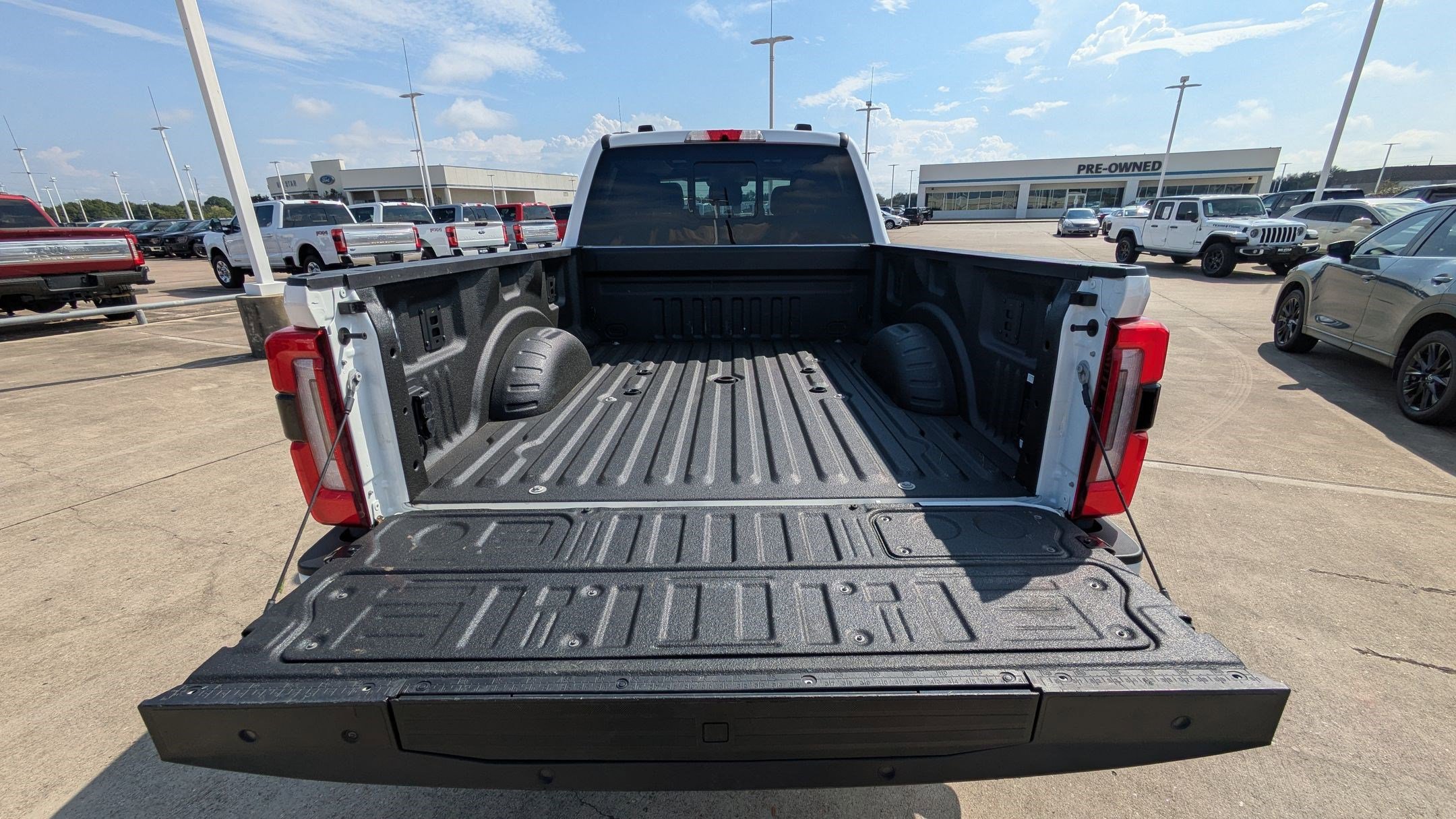 Used 2024 Ford F250 Limited w/ FX4 Off-Road Package image 31