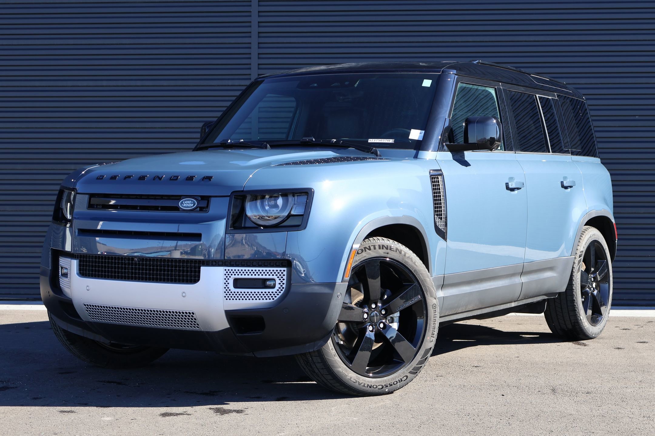 Used 2025 Land Rover Defender 110 S image 1