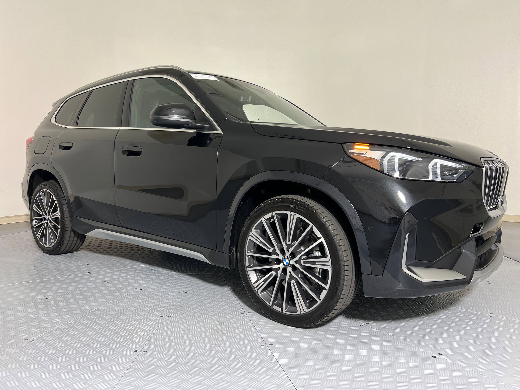 Used 2026 BMW X1 xDrive28i w/ Technology Package image 7