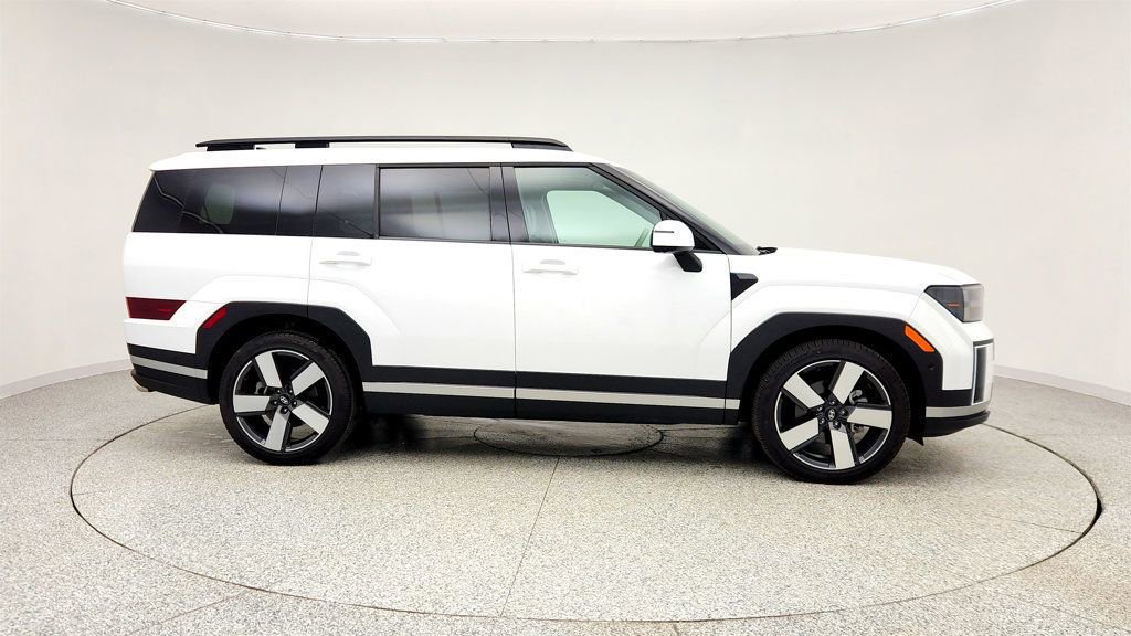 Used 2024 Hyundai Santa Fe Limited image 4
