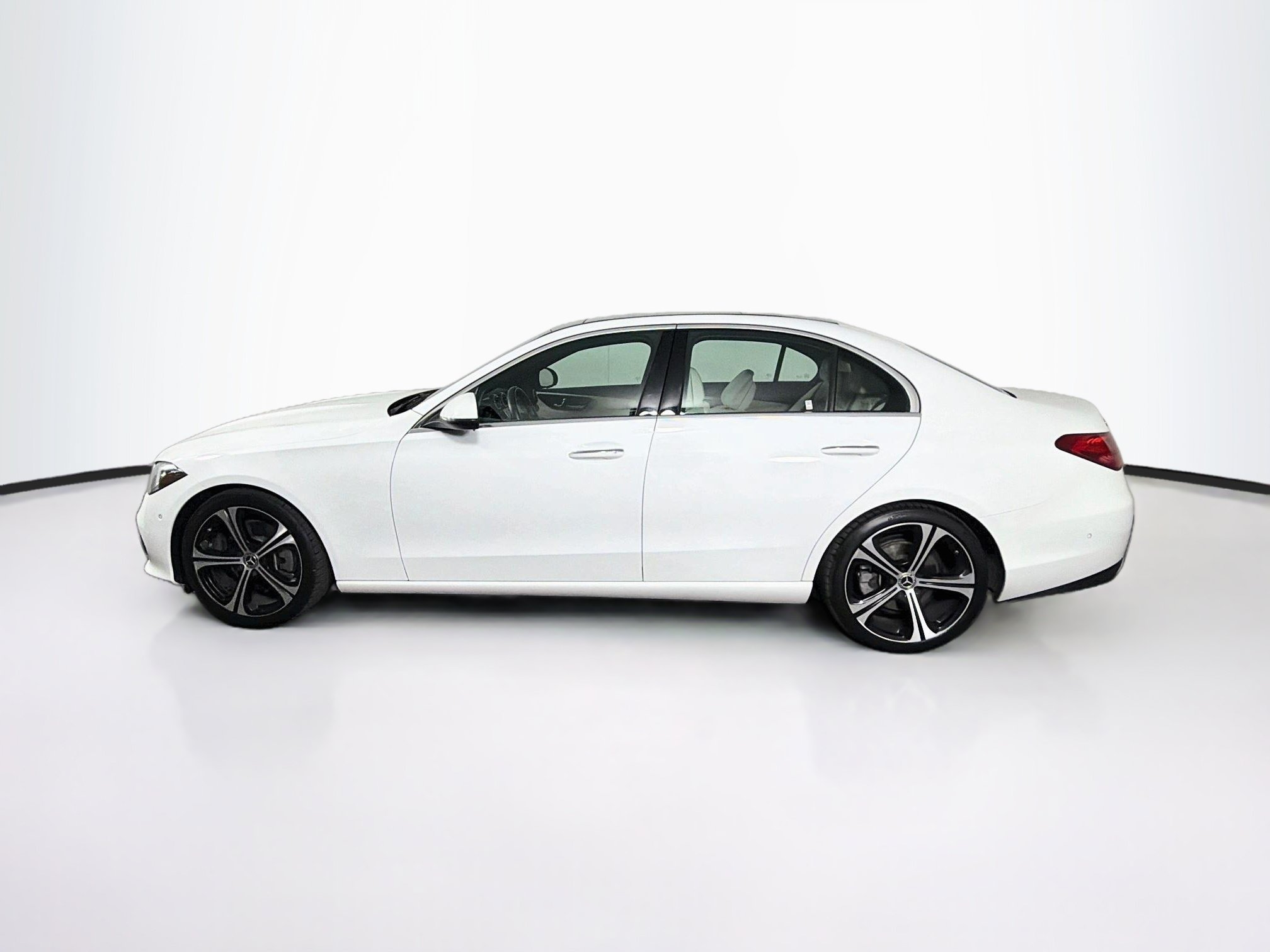 Used 2025 Mercedes-Benz C 300 Sedan image 4
