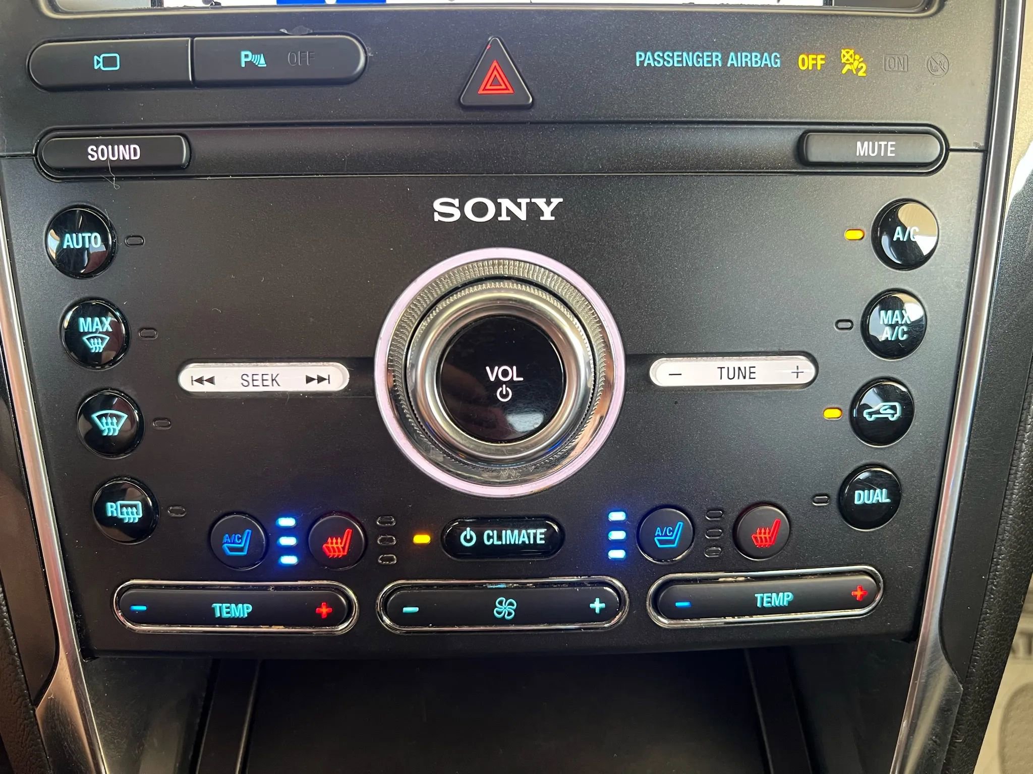 Used 2019 Ford Explorer Limited image 20