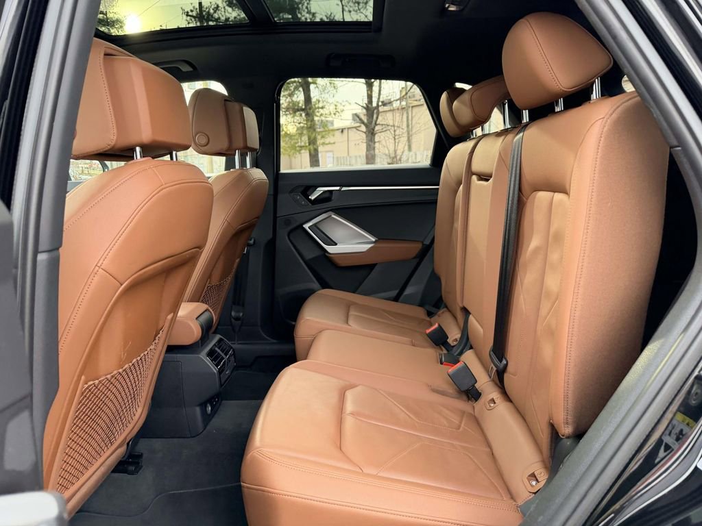 Used 2019 Audi Q3 2.0T Premium Plus w/ Premium Plus Package image 17