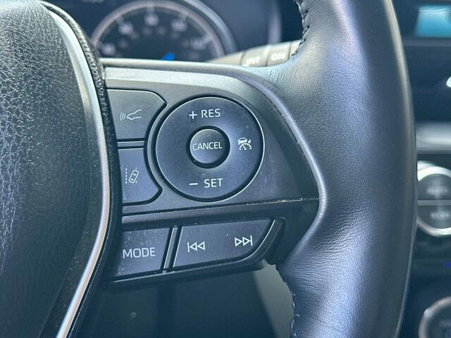 Used 2024 Toyota Venza LE AWD/4WD image 29