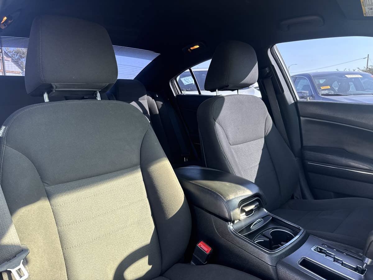 Used 2014 Dodge Charger SE RWD image 20
