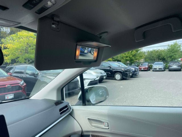 Used 2022 Toyota Sienna LE FWD image 35