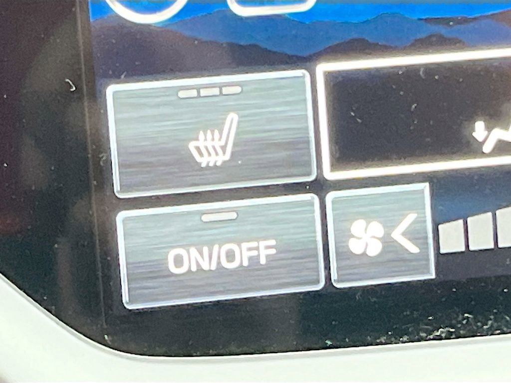 Used 2024 Subaru Ascent Limited w/ Technology Package image 21