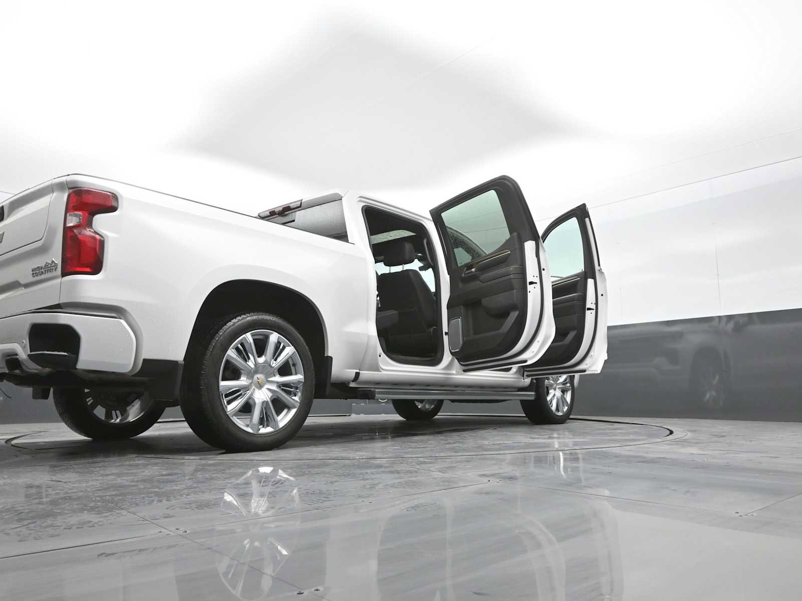 Used 2024 Chevrolet Silverado 1500 High Country image 48
