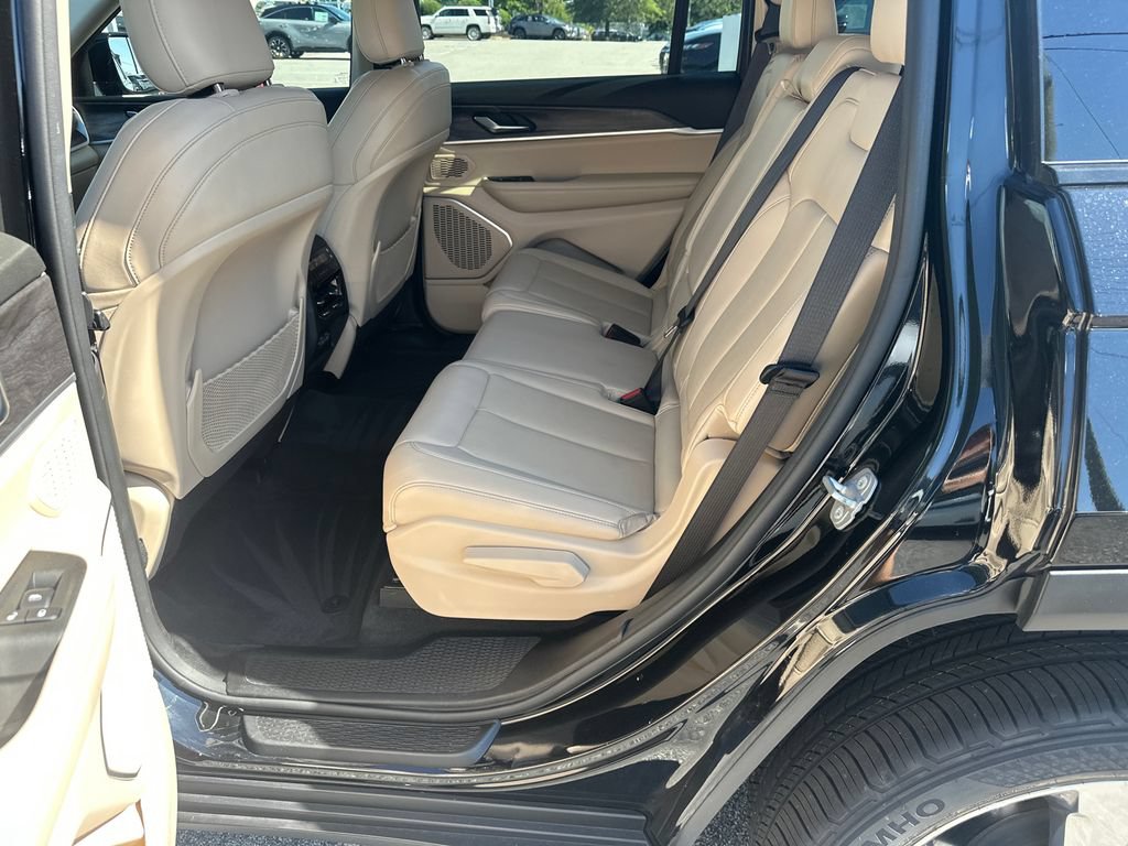 Used 2021 Jeep Grand Cherokee L Limited w/ MOPAR Finishing Package AWD/4WD image 17
