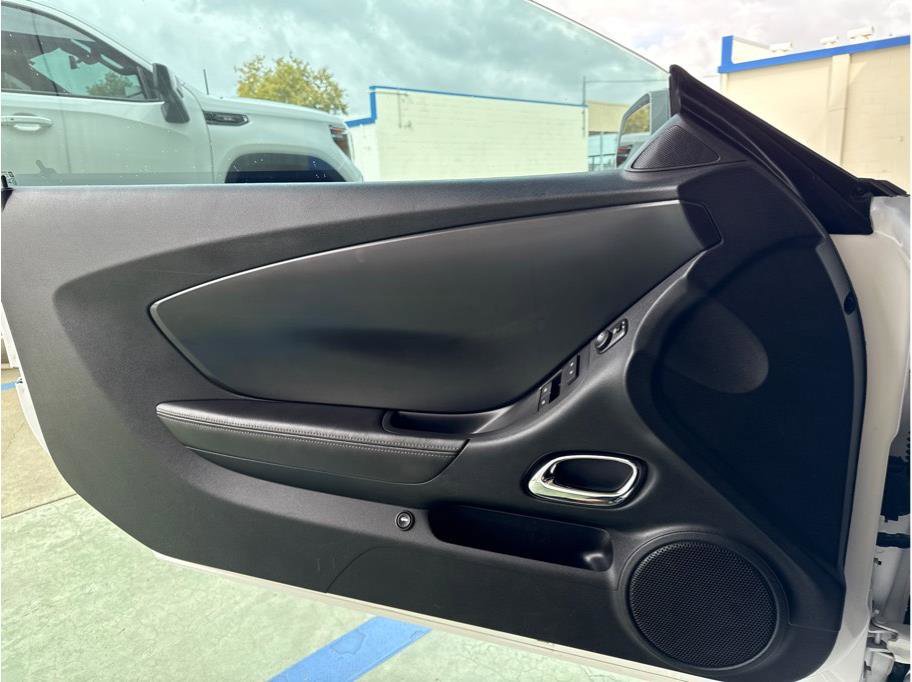 Used 2015 Chevrolet Camaro Z/28 image 29