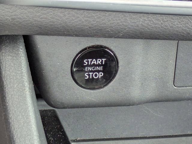 Used 2025 Nissan Rogue SV image 28