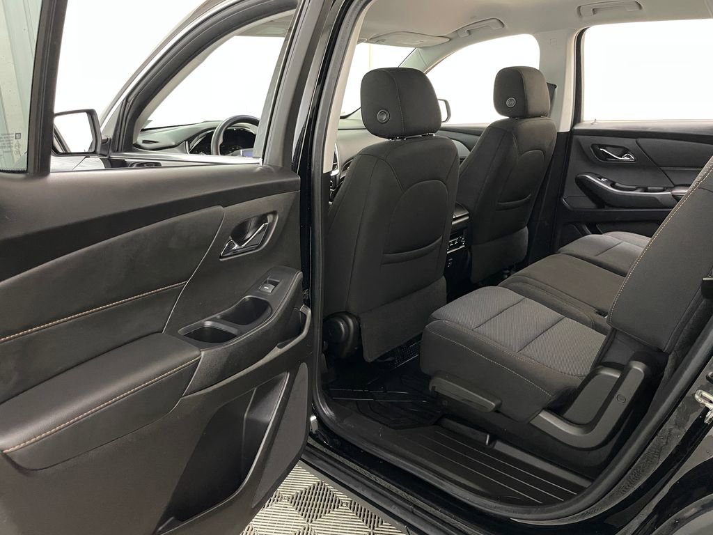 Certified 2021 Chevrolet Traverse LS image 40