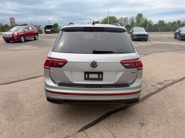Certified 2024 Volkswagen Tiguan SE R-Line AWD/4WD image 4
