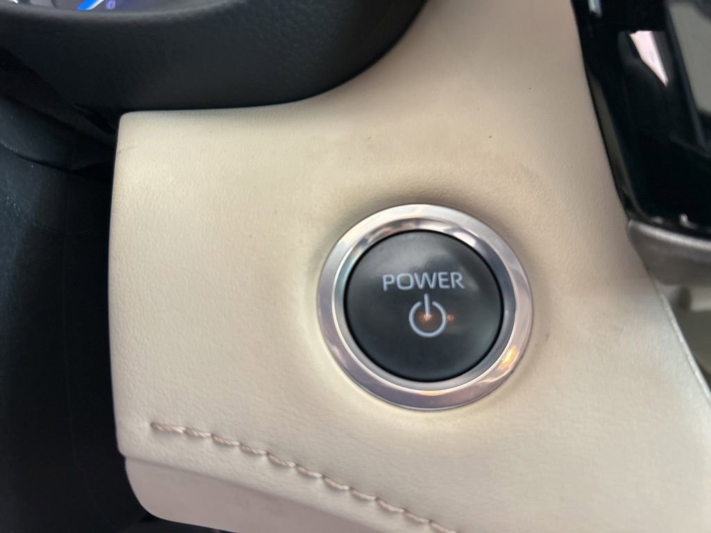 Used 2024 Toyota Highlander XLE AWD/4WD image 42